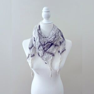 American Eagle Violet White and Gray Scarf